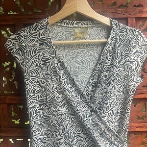 Athleta Silver Sheath Mini Sport Dress V-Neck Cap Sleeve